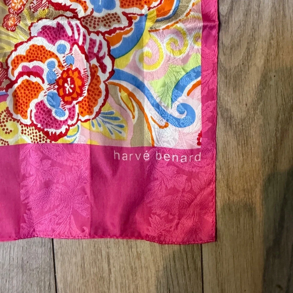 Harve Benard beautiful scarf